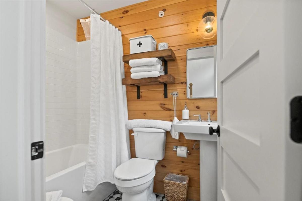 Lakeside Lodging Лейк Джордж Екстериор снимка